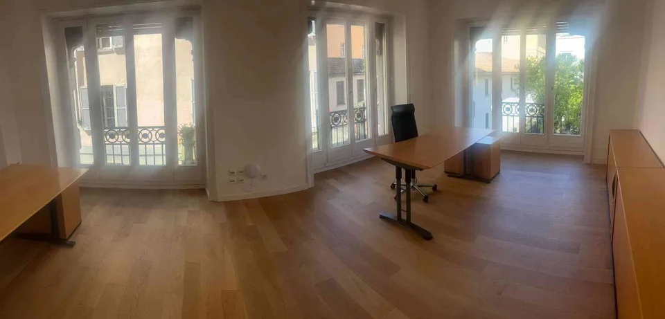 Uffici disponibili in affitto a Lugano centro, fronte lago