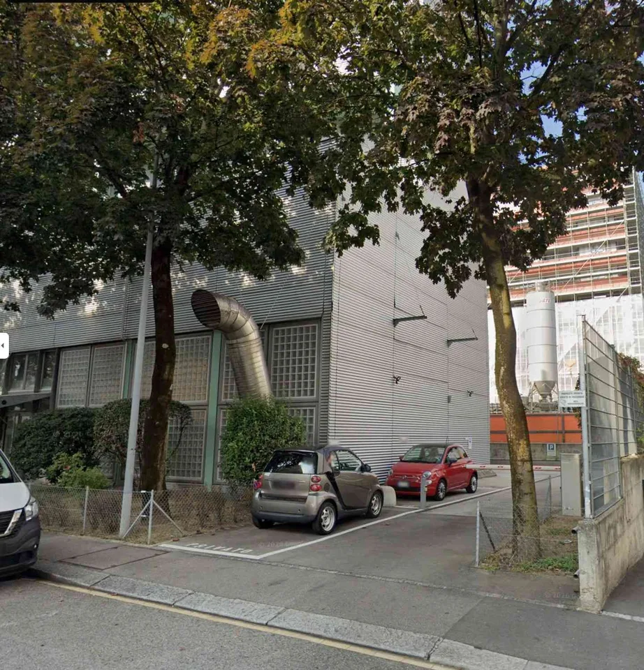 Affittasi posto auto coperto in autorimessa a Lugano – Monte Boglia
