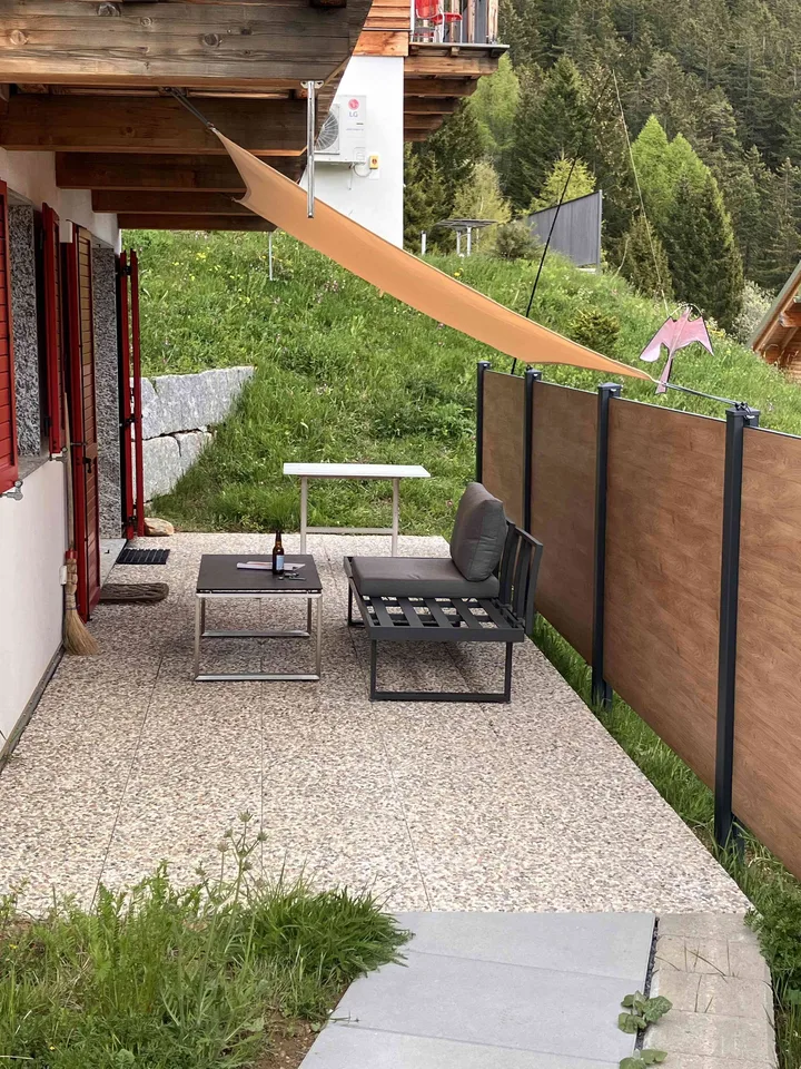 Möbliertes Studio in Carì (TI) – grosse Terrasse, Tiefgaragenplatz
