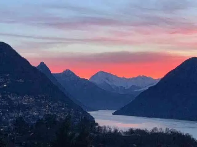 Rent luxury 6-room duplex penthouse with lake view in MontagnolaTASIS