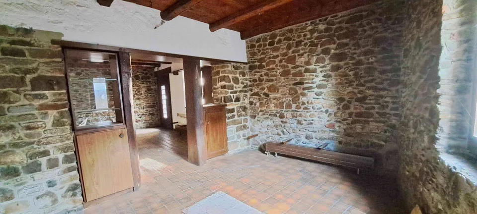 Spazio commerciale in affascinante edificio storico a Vico Morcote