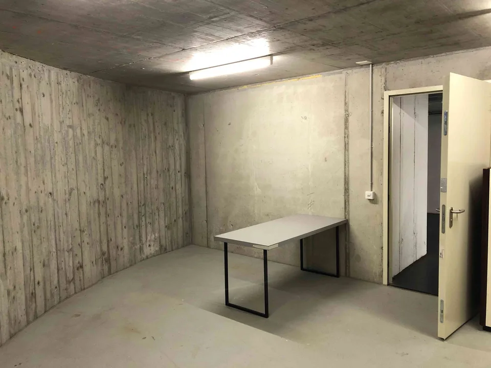 Affitto Garage singolo con ampio deposito annesso