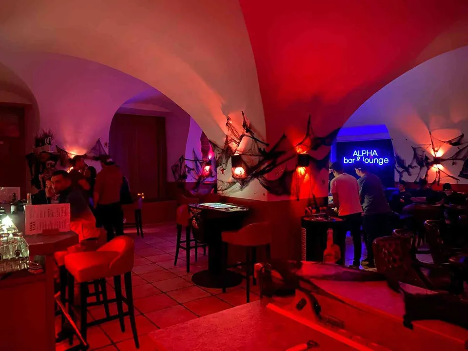 Bar, Gastronomie in historischer Tuchfabrik
