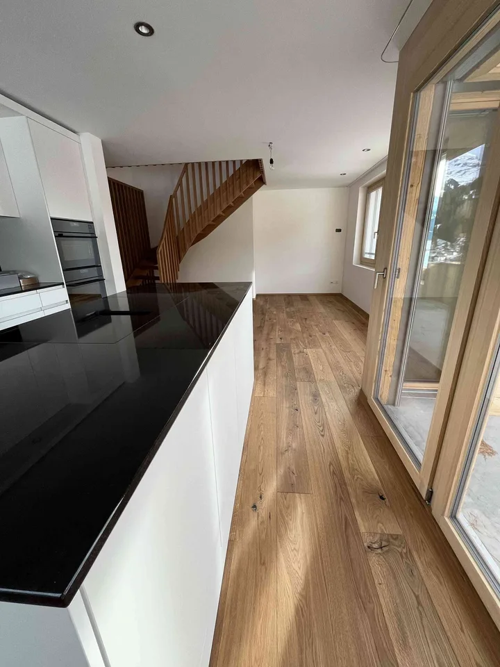 Neue, top-moderne 5,5 Zi-Maisonettewohnung