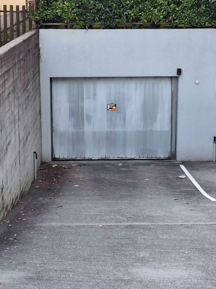 Massagno parcheggio in autorimessa