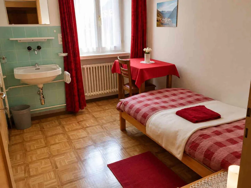 Camere arredate con spazi comuni attrezzati