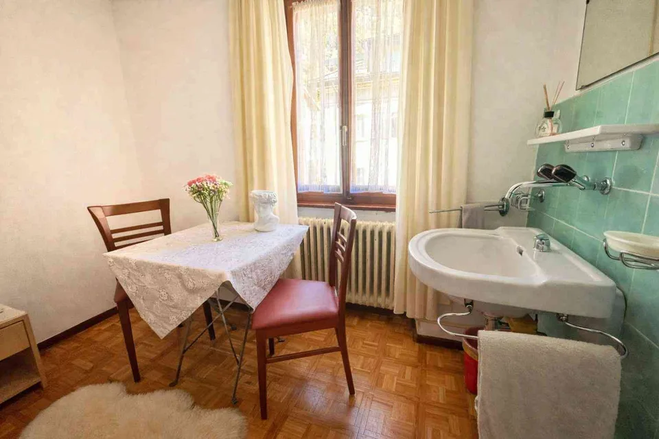 Camere arredate con spazi comuni attrezzati