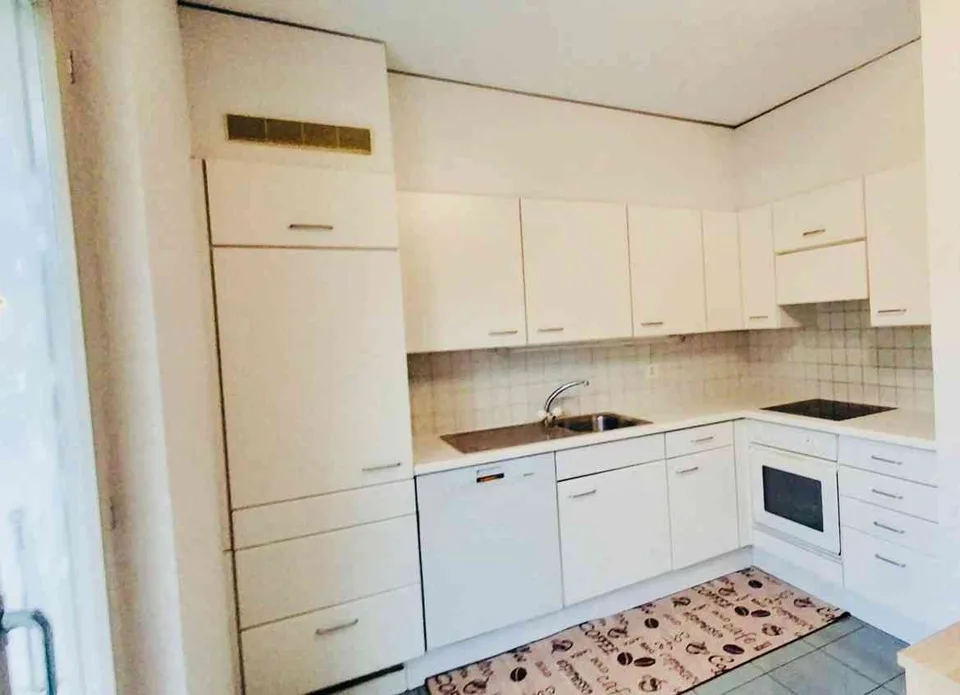Gorduno, Cerchiamo subentrante Casa Schiera con giardino
