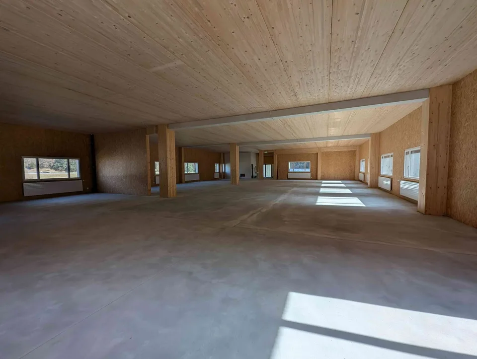 Neubau: attraktive Gewerbeflächen in Amsteg zu vermieten (100-340m2)