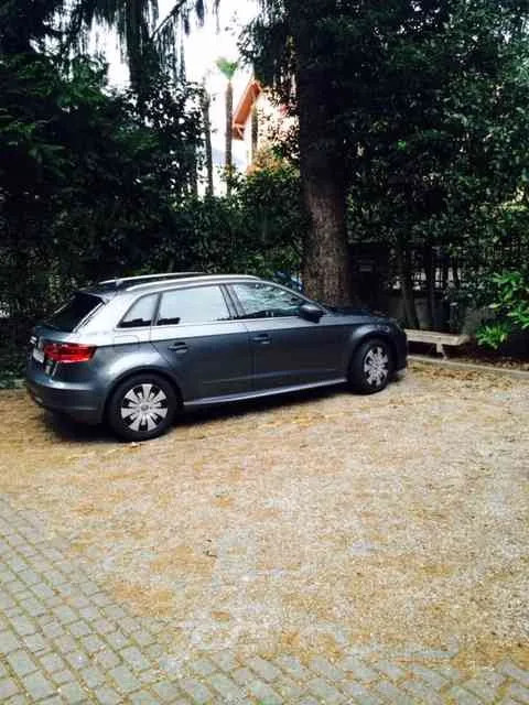 Bellinzona Zona Centrale parcheggio 5 minuti da stazione FFS
