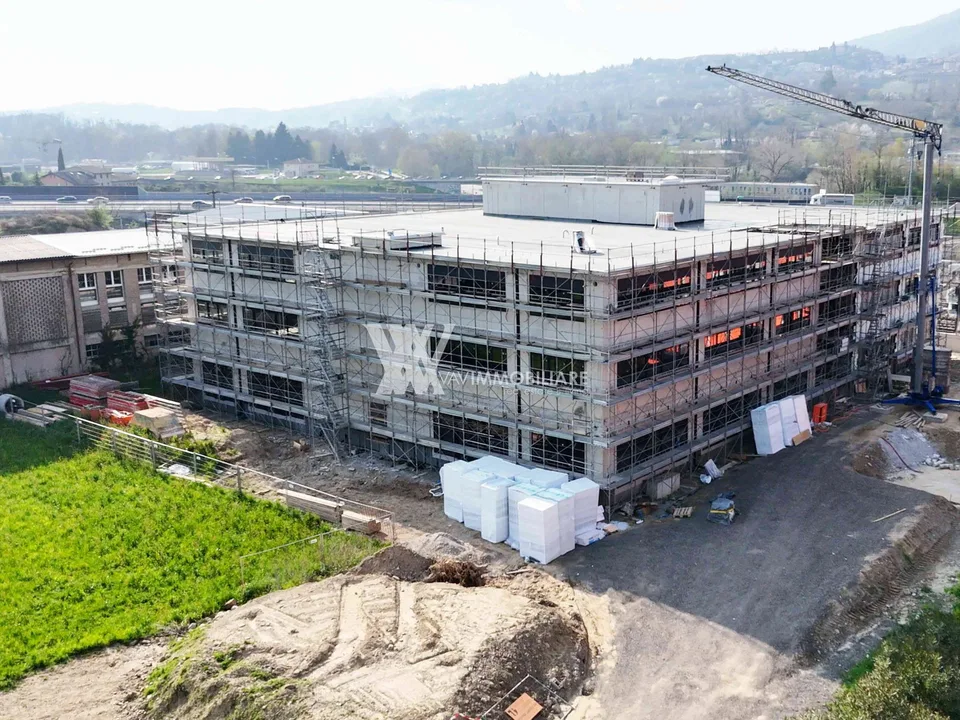 MENDRISIO: STABILE COMMERCIALE - ARTIGIANALE
