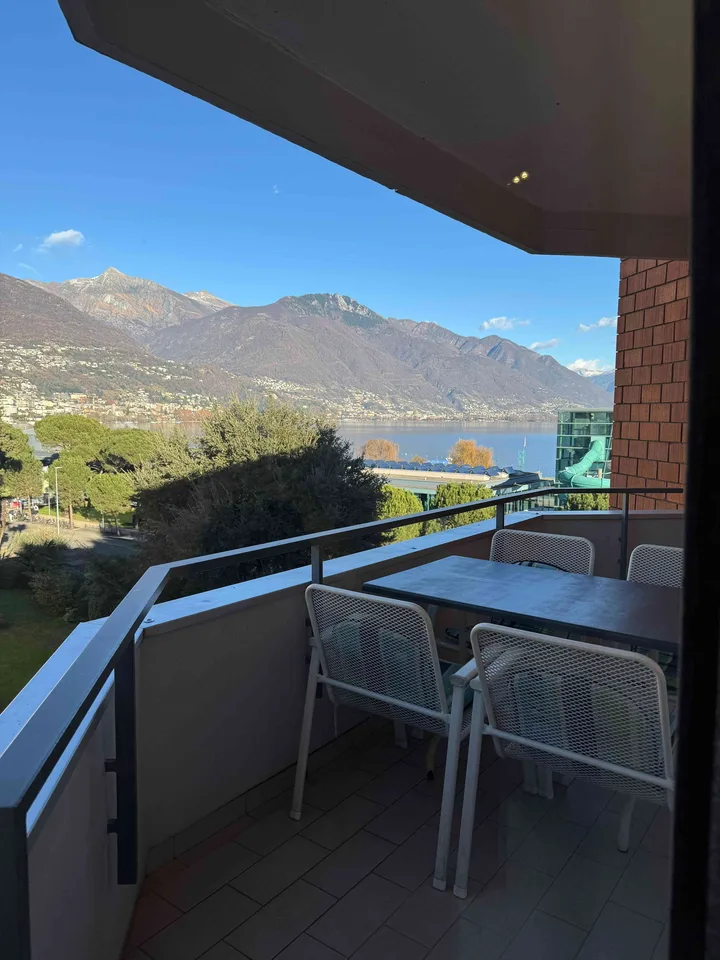 Fantastic location at Lago Maggiore and across from Lido SPA