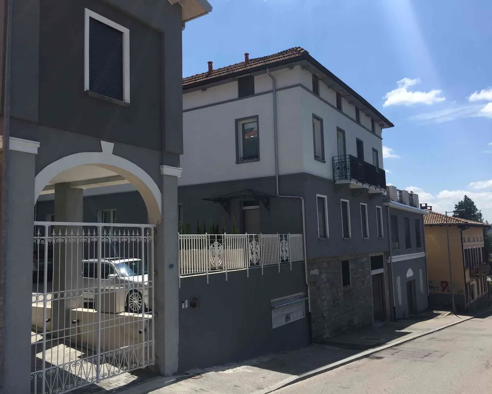 Ufficio Magazzino a Balerna in stabile di prestigio