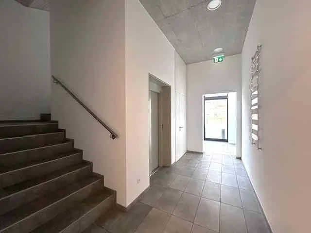 UFFICI DIVERSE METRATURE IN MODERNO STABILE