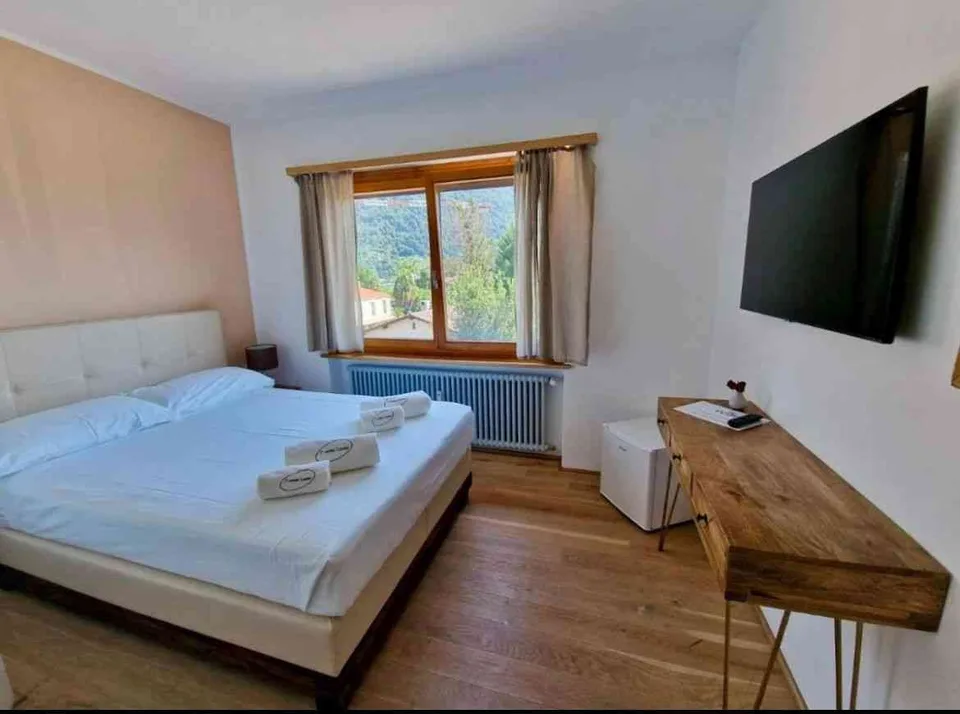 Cedo piccolo hotel con 8 stanze, 20 posti letto