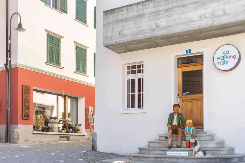 Büro - Arbeitsplatz in Gemeinschaftsbüro