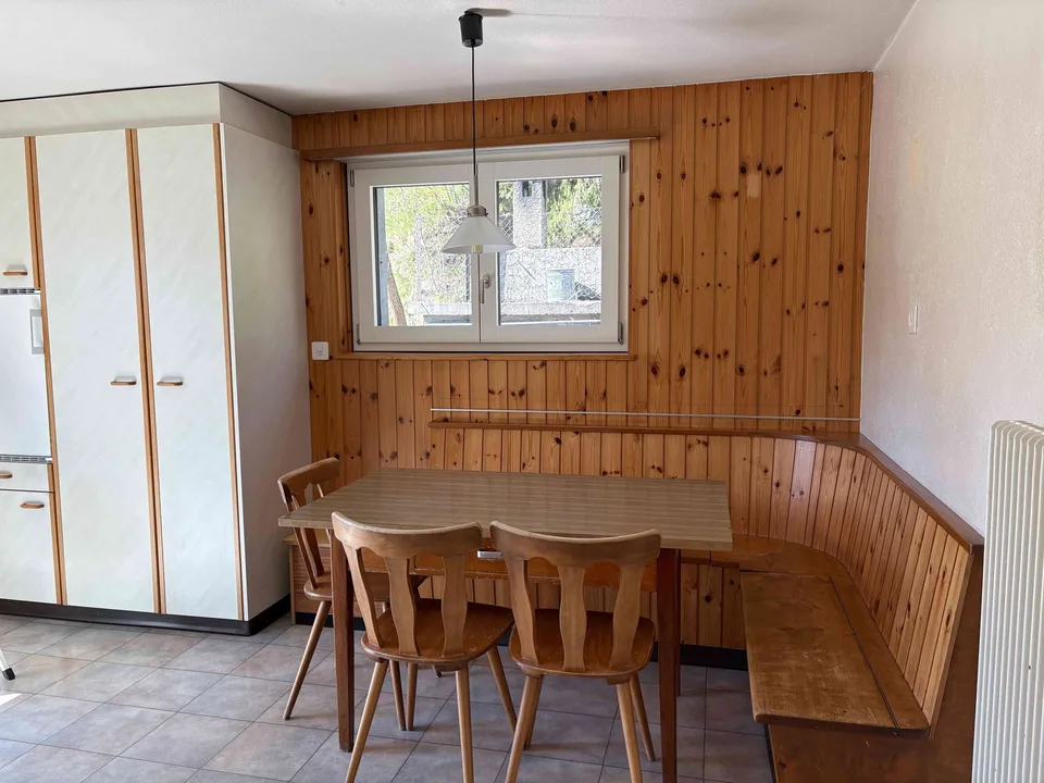 Lichtdurchflutete 5-Zi-Wohnung in Ausserberg zu vermieten.