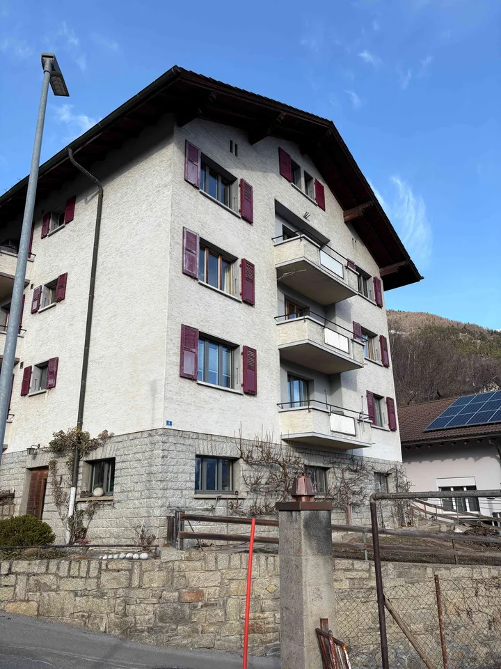 Lichtdurchflutete 5-Zi-Wohnung in Ausserberg zu vermieten.