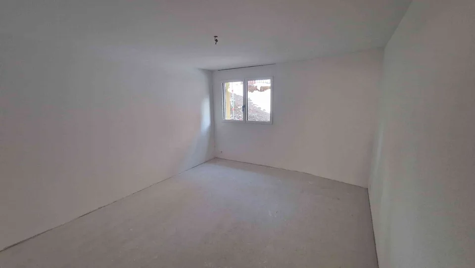 Moderne 4.5 Zimmer-Wohnung mit Gartensitzplatz - Erstbezug