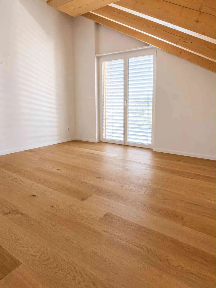 6.5-Zimmer Dachwohnung mit Galeriegeschoss (aktuell im Endausbau)