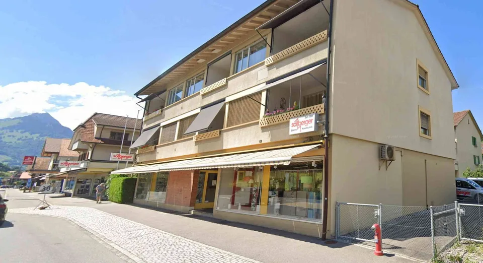 Attraktive Gewerbe-, Büro- oder Ladenfläche im Zentrum von Spiez