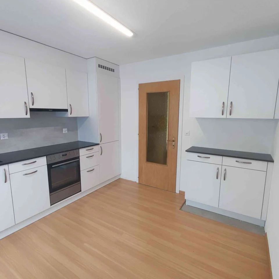 Attraktive 4.5-Zimmer-Wohnung mit Berg-Panorama in Susten
