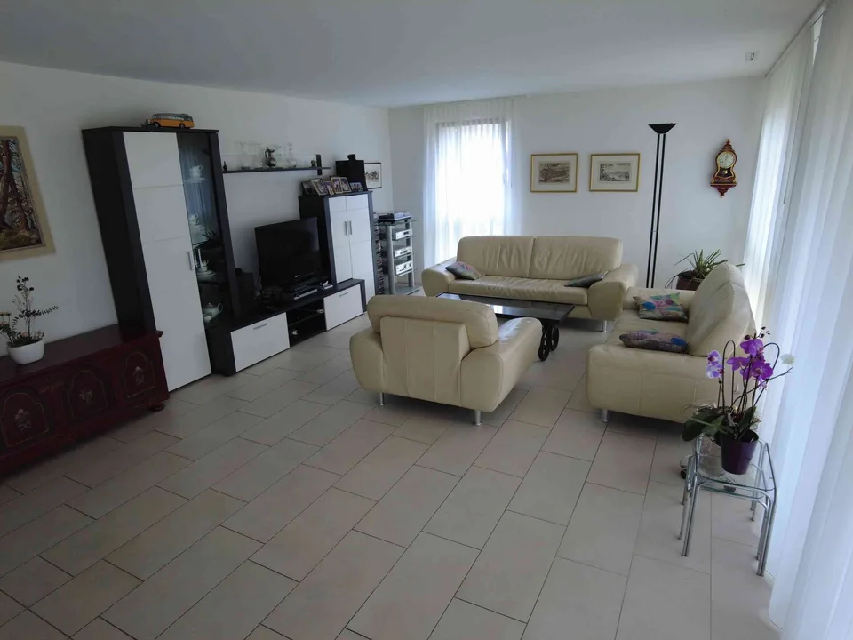WG-Zimmer in 4.5-Zi. Wohnung Interlaken / WG-Wohnung