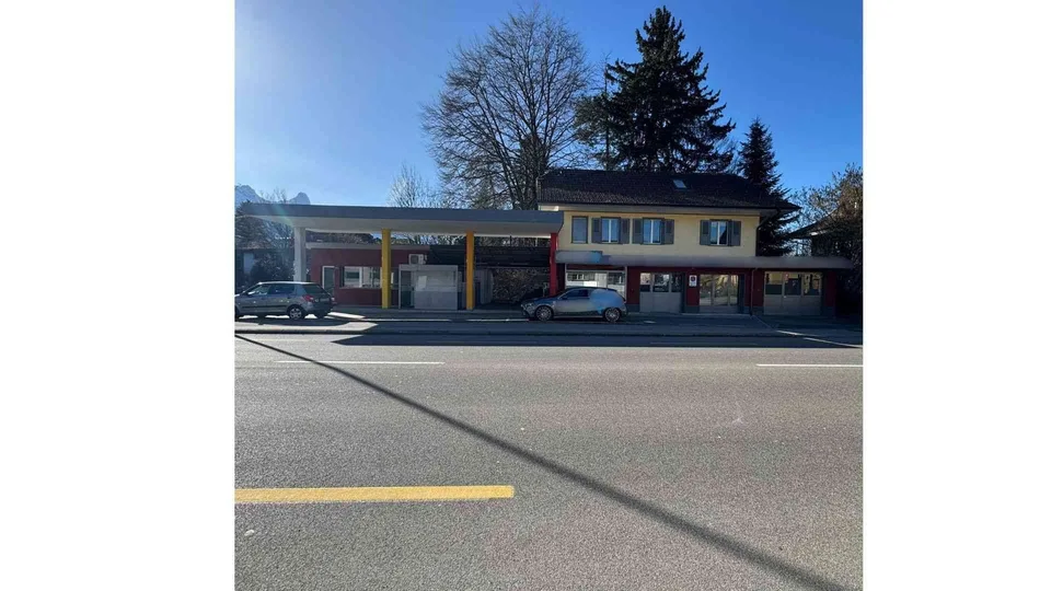 zentrale Werkstatt inkl. Parkplatz, Lager & Büro in Gwatt Thun