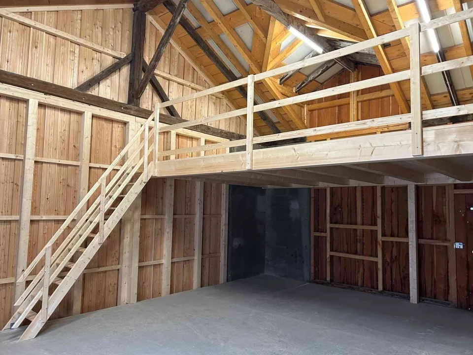 Garage und Lager mit 150 m2