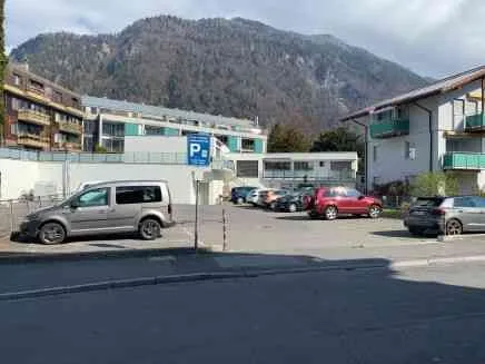 Parkplatz beim West-Bahnhof