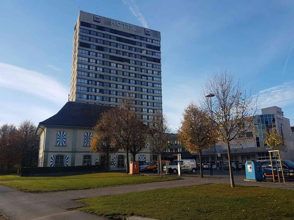 Surface commerciale à louer ou à vendre - Emplacement idéal