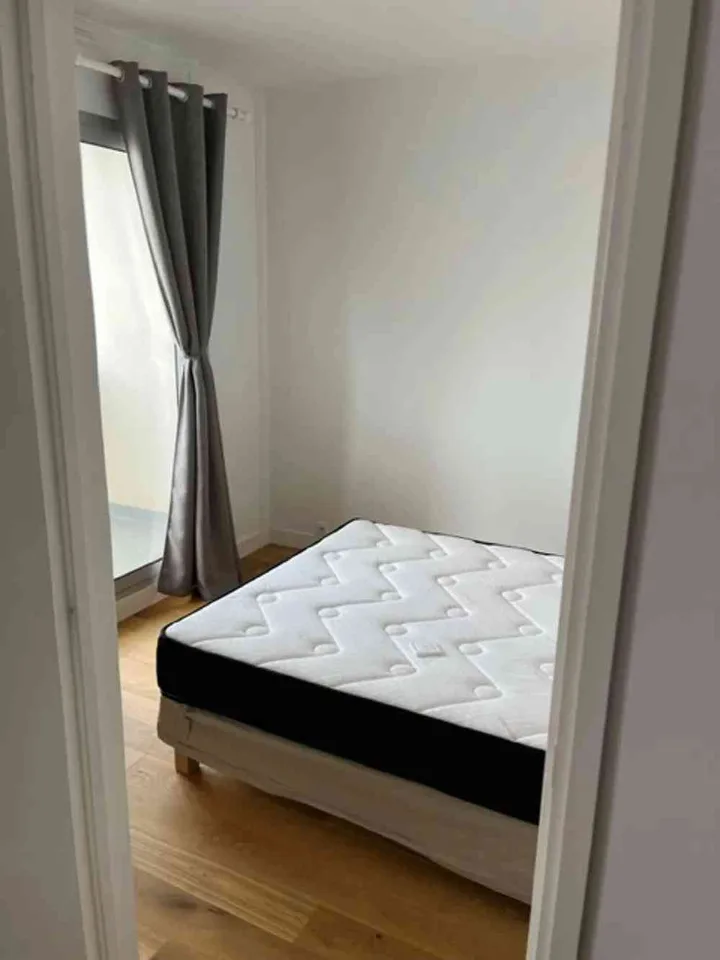 Appartement meublé de 2 pièces avec balcon et place de parking