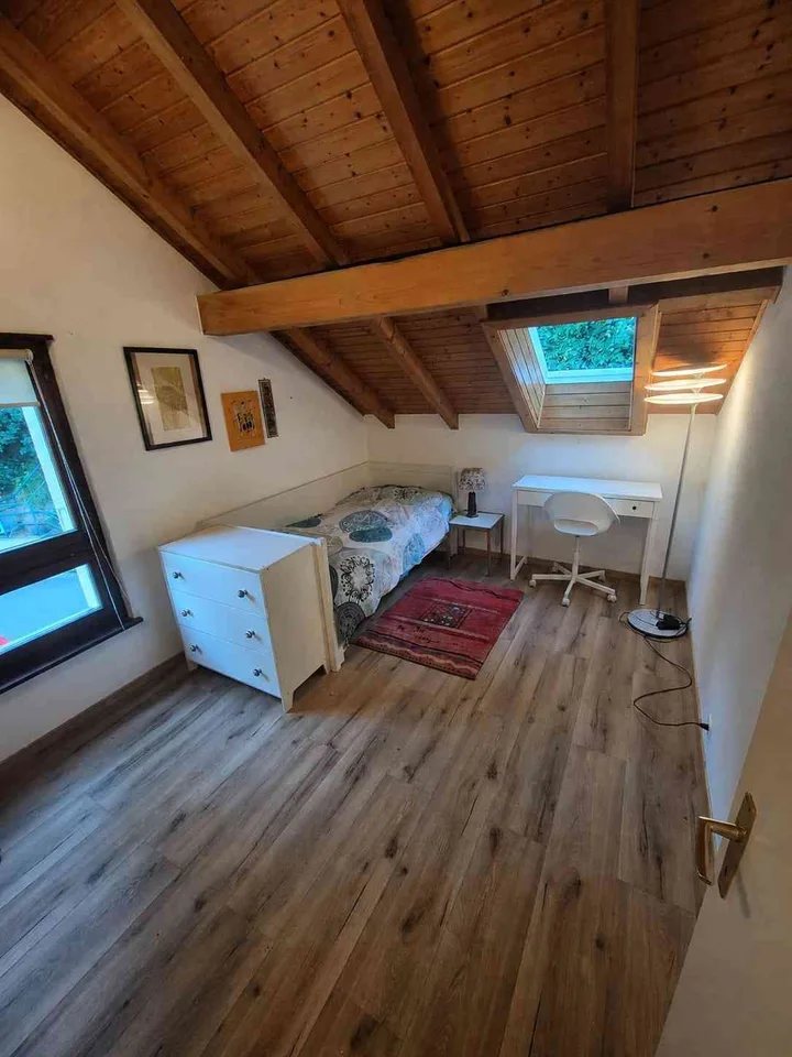 MAISON MEUBLÉE AVEC STUDIO INDÉPENDANT du 15.09.26 au 31.07.27