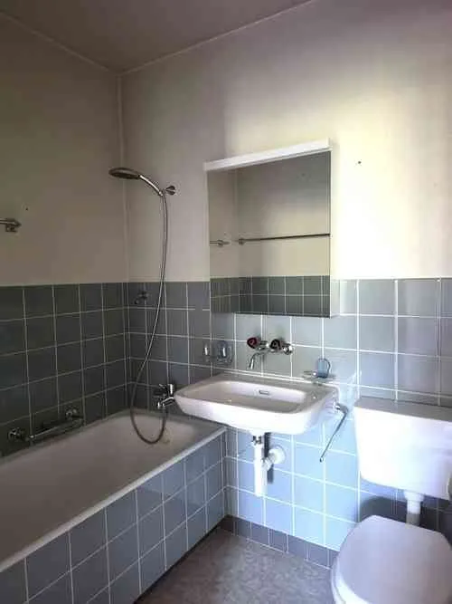 Un bel appartement de 3.5 pièces et 74m2 completement rénové.