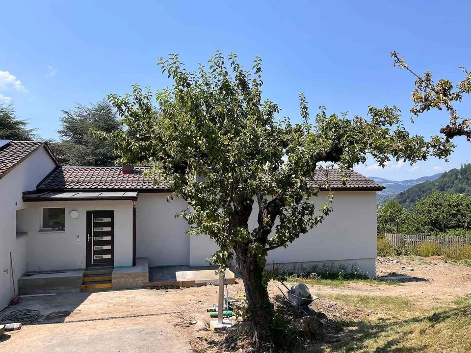 Dans la nature, rénové à neuf, belle vue, 2 terrasses, jardin