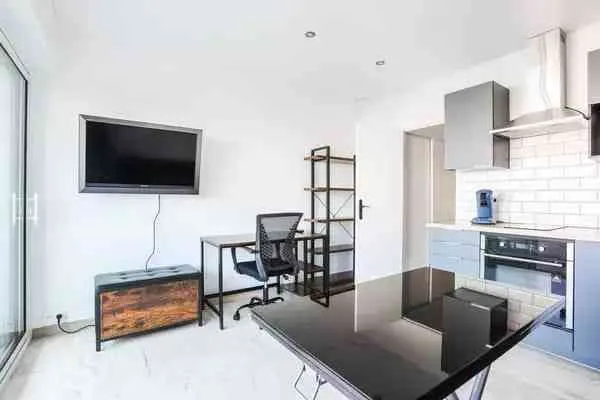 Location studio meublé dans une belle résidence