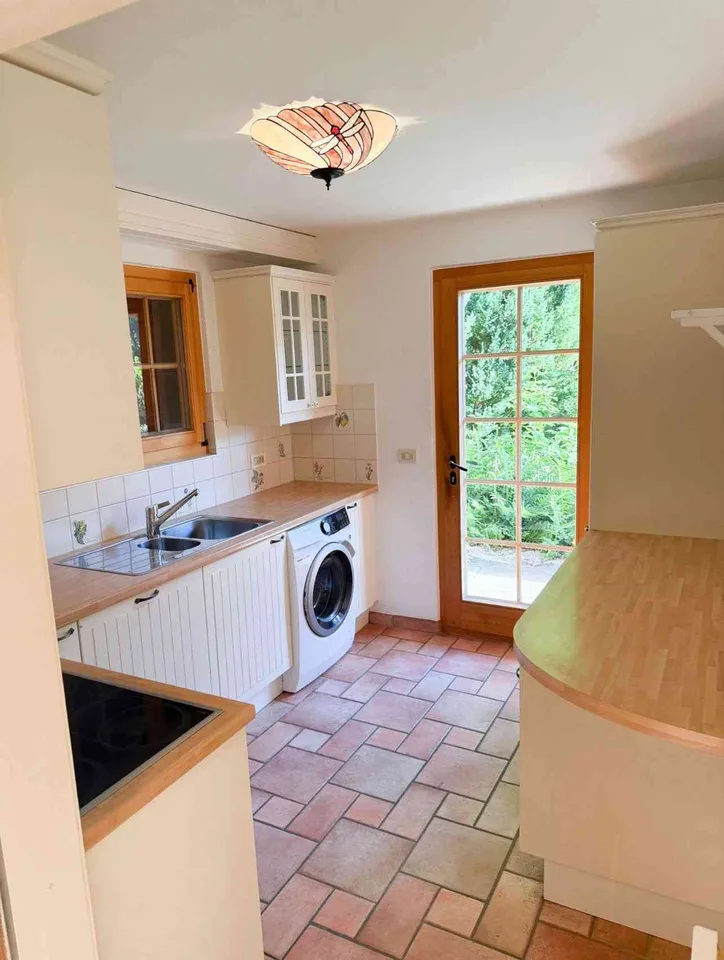 Charming Chalet in Caux – Nature, Views & Easy Access to Montreux