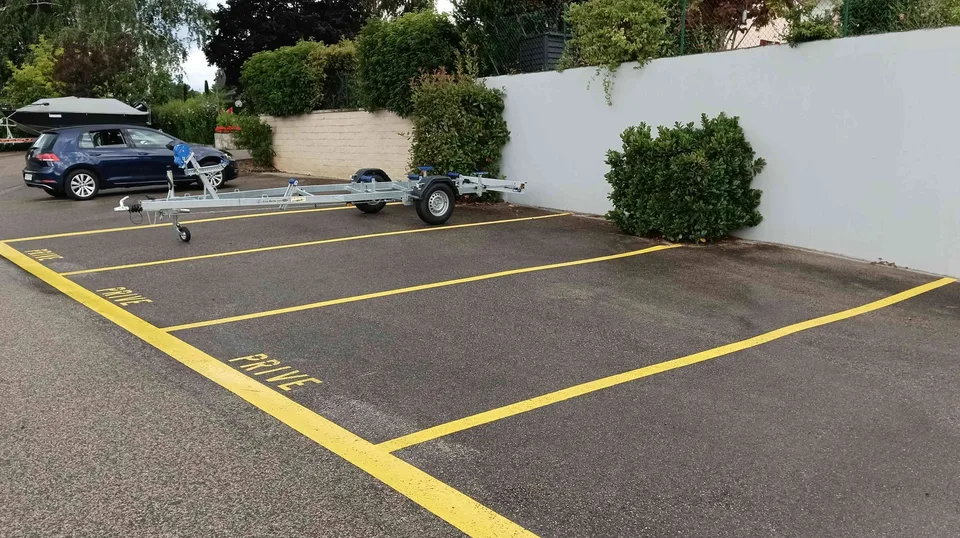 Grandes places de parking