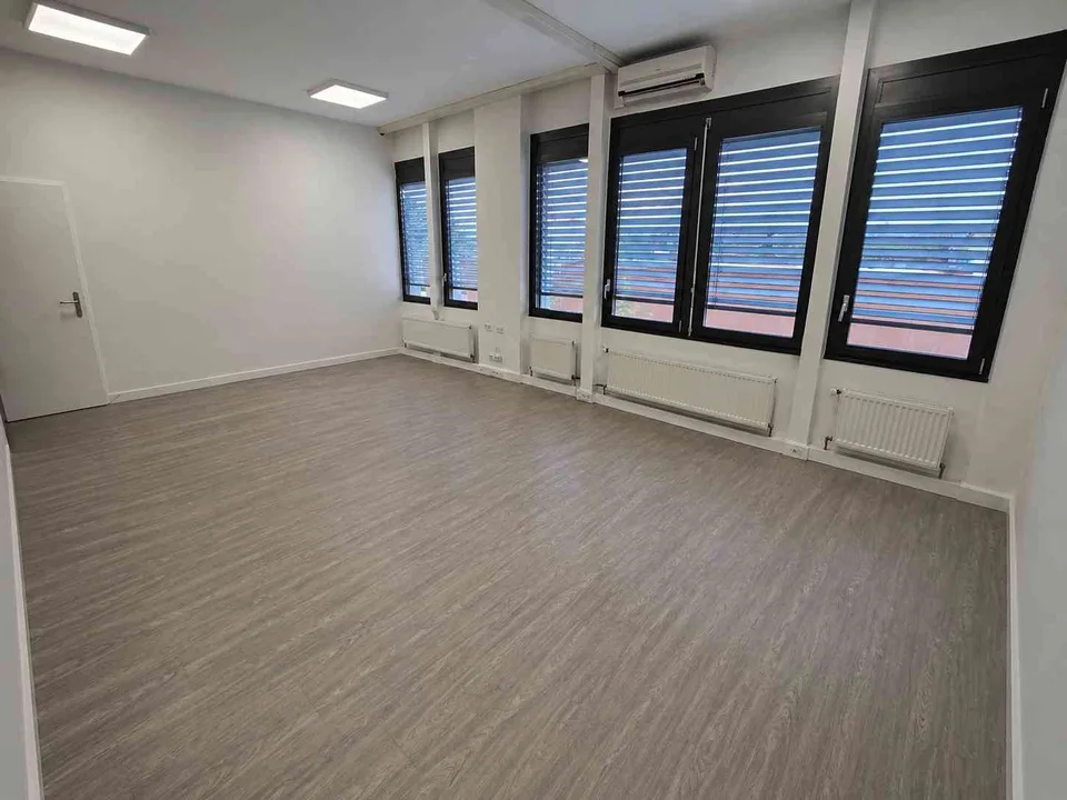 Bureau lumineux - idéalement situé