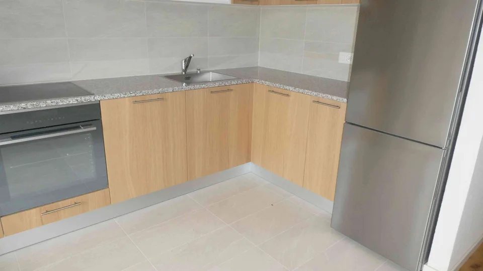 1 pièce, app. neuf, moderne, 110m2, 2-éme étage