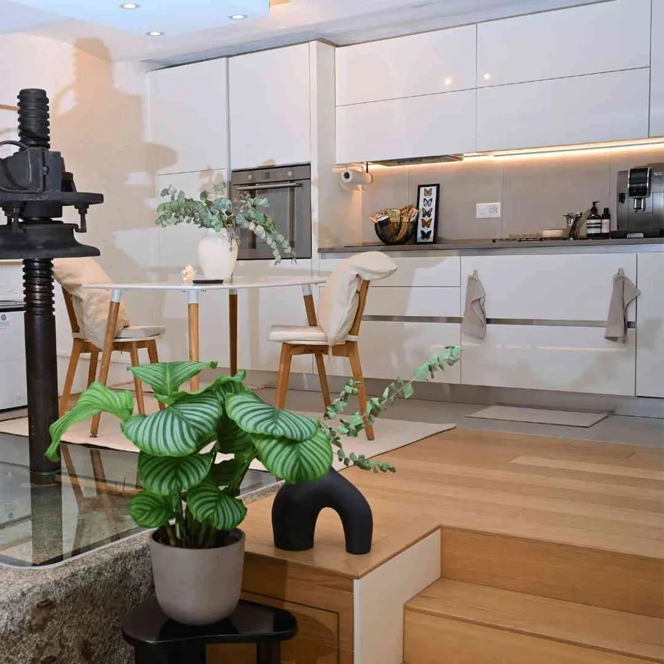 Cabinet/Therapeutic Space for Rent in Lutry- Commerical Rental
