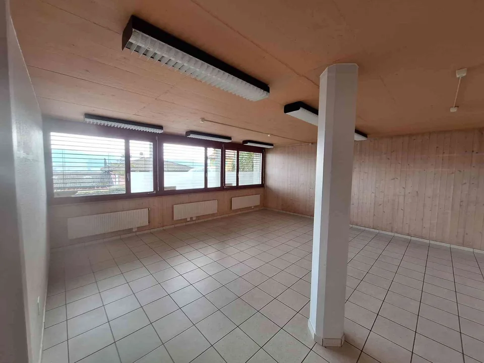 Espace professionnel modulable 130?m² –gare à 100?m– Villaz-St-Pierre