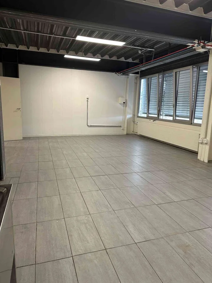 Local commercial de 79m2 situé à Lonay