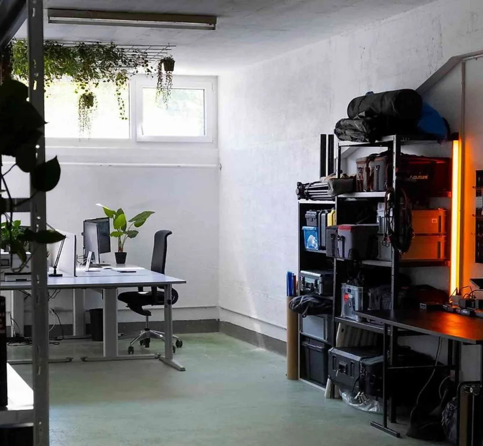 Grand espace polyvalent idéal pour atelier, dépôt, ..