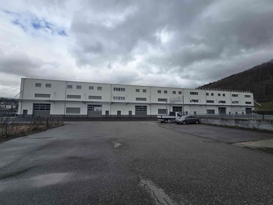 Locaux/ Halls sur 3 niveaux