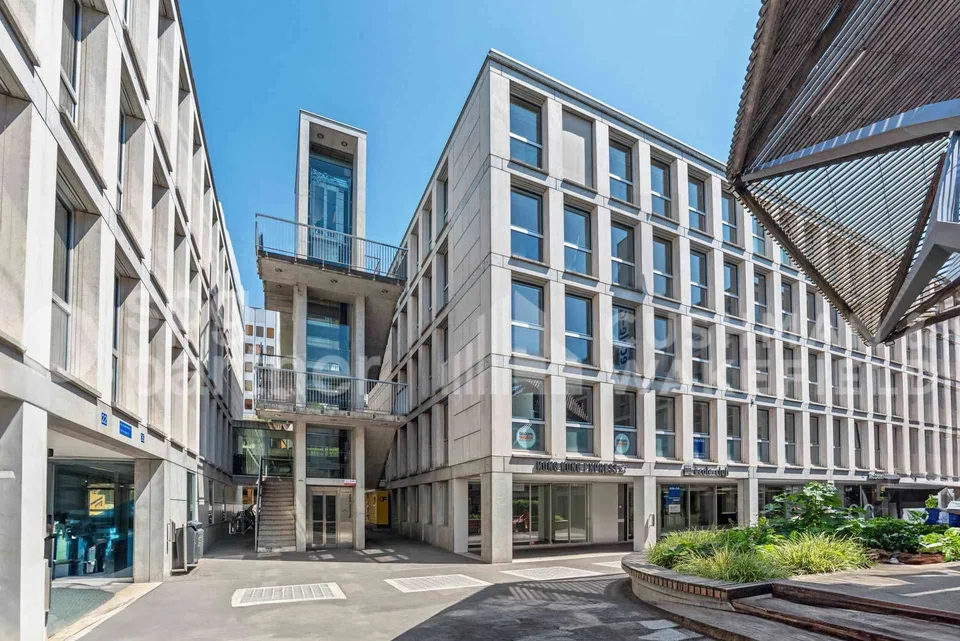 Surface administrative lumineuse, moderne et fonctionnelle de 773 m²