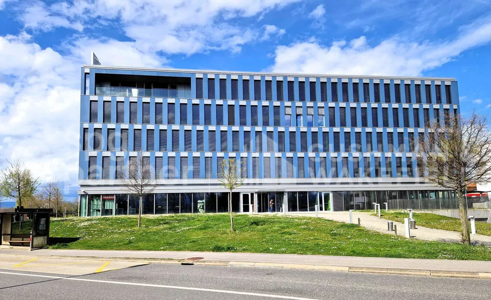 Surface administrative de 424 m² au 3e étage d'un bâtiment Minergie