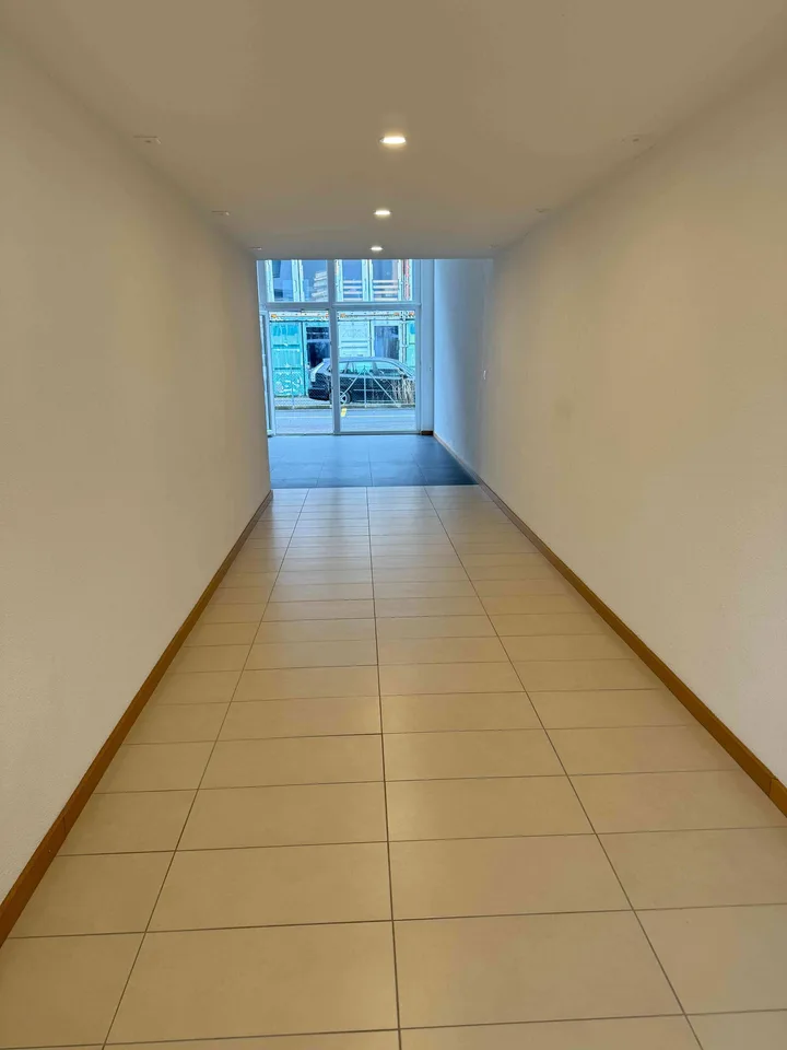 LOCAL / BUREAU DE 95M² À LOUER AU BOUVERET ! – foto 6 di 10