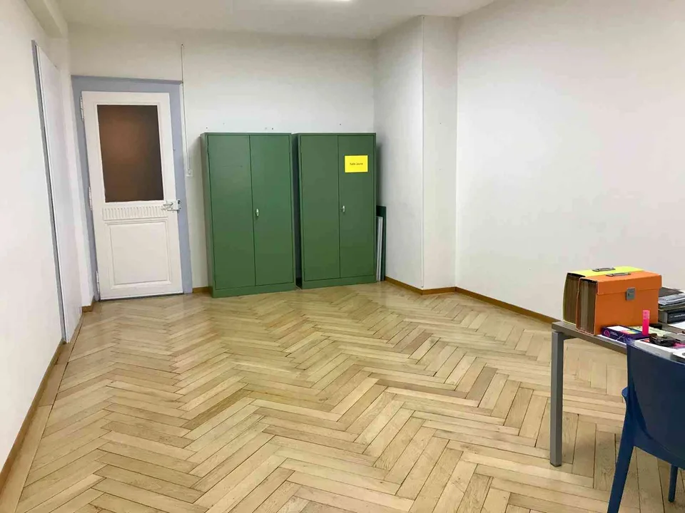 À louer – Salle lumineuse 32m2 centre ville