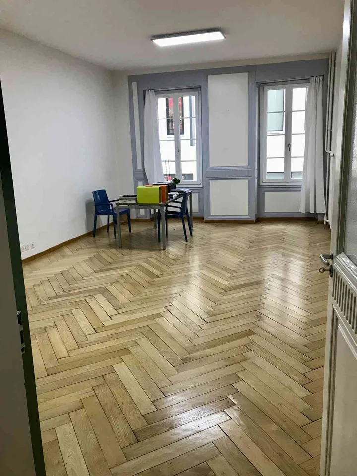 À louer – Salle lumineuse 32m2 centre ville